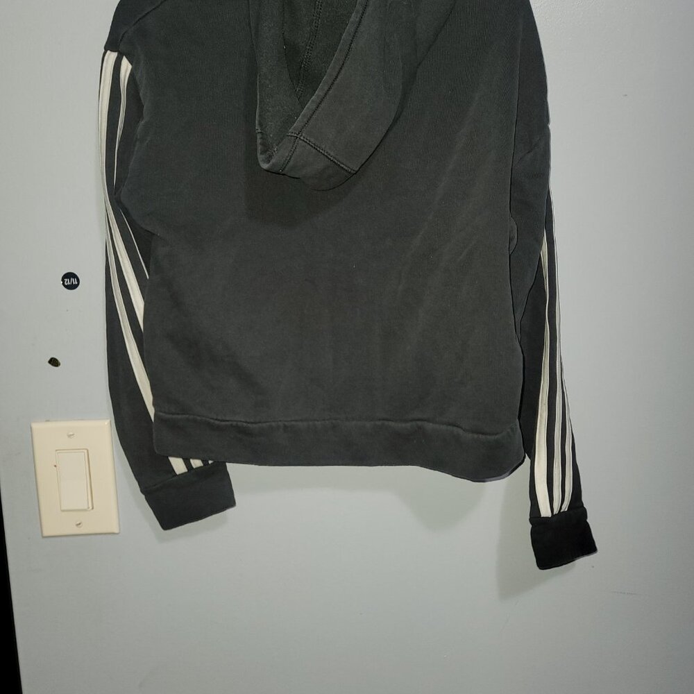 Sueter - Picture 2 of 2